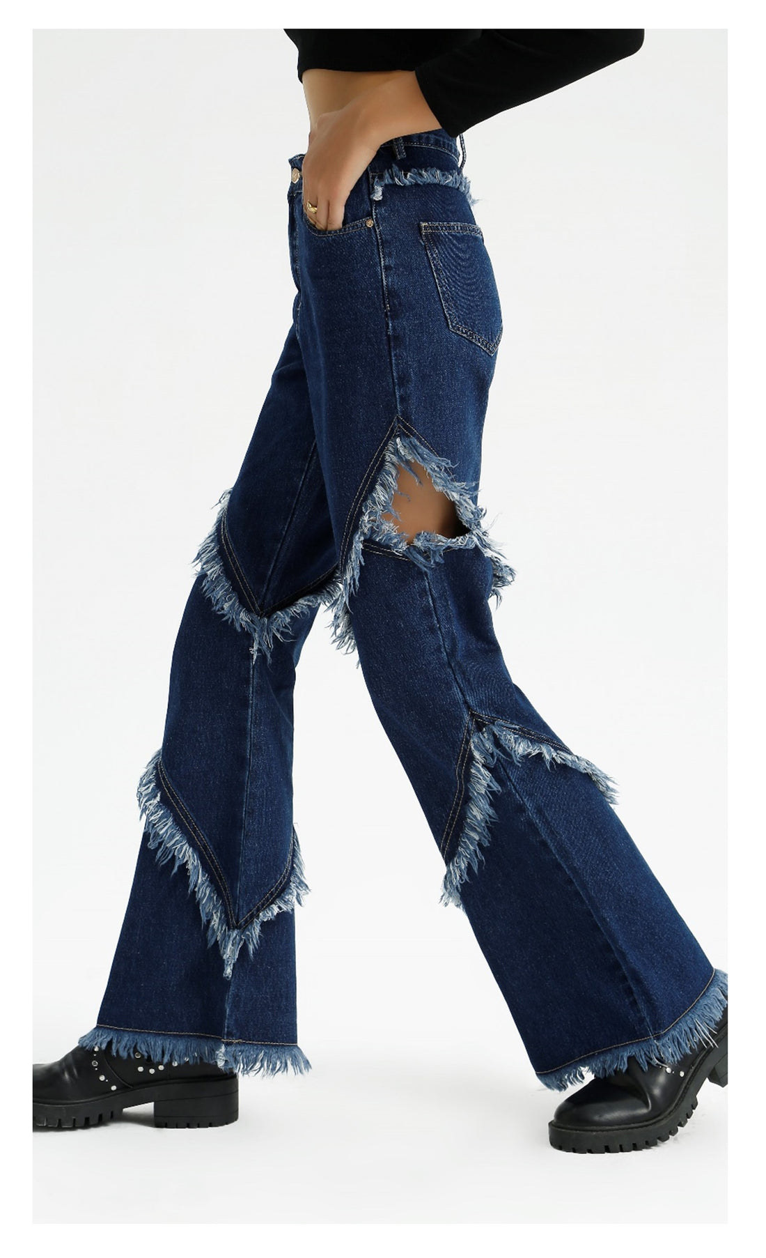 Jeans con incrocio e spacchi