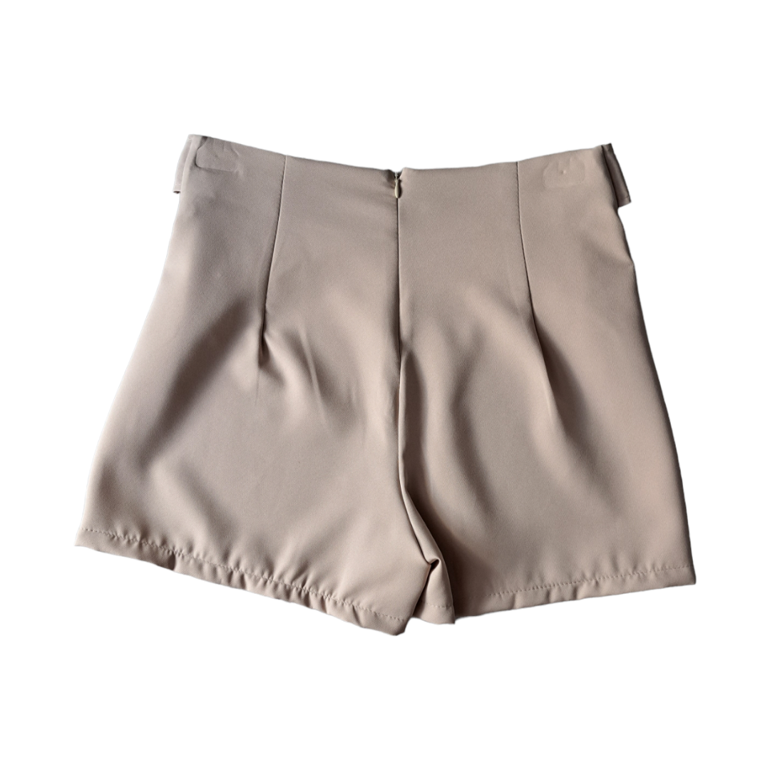 Gonna a pantaloncino beige con bottoni