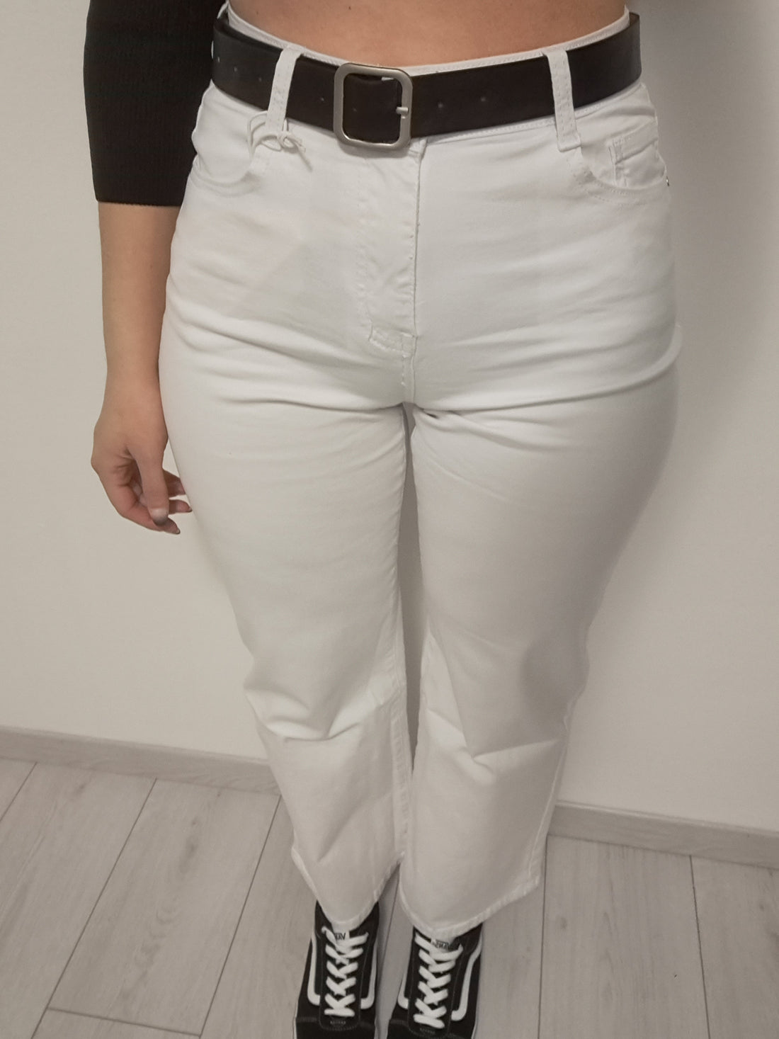 JEANS BIANCO CON CINTURA